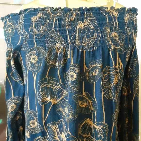 DEE ELLE Off the Shoulder Floral Top Size Small - Picture 8 of 12